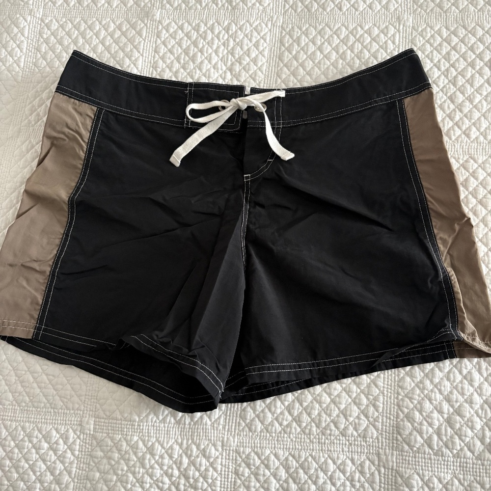 TOMMY BAHAMA SWIM SHORTS 🏖️